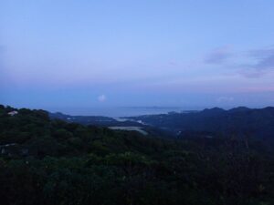 沖縄の夜明け